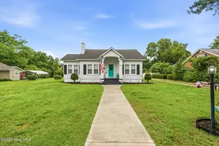 408 Boyette St, Hamlet, NC 28345 - Photo 2