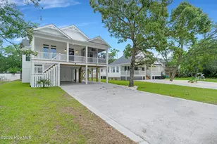 112 NE 27th St, Oak Island, NC 28465 - Photo 2