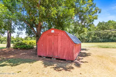 703 E Dr Martin L King Jr Boulevard, Roseboro, NC 28382 - Photo 24
