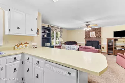 703 E Dr Martin L King Jr Boulevard, Roseboro, NC 28382 - Photo 8