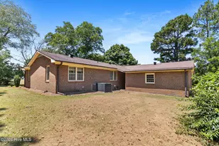 703 E Dr Martin L King Jr Blvd, Roseboro, NC 28382 - Photo 26