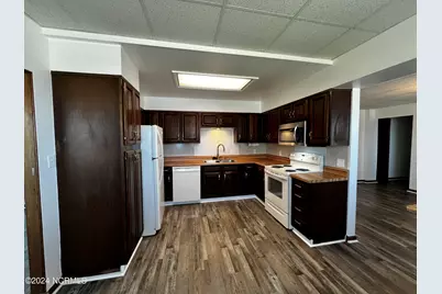 1221 Riverside Avenue #204, Elizabeth City, NC 27909 - Photo 4