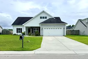 513 New Hanover Trl, Jacksonville, NC 28546 - Photo 1