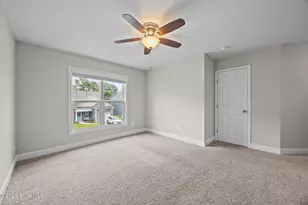 211 N Stingray Ln, Sneads Ferry, NC 28460 - Photo 16