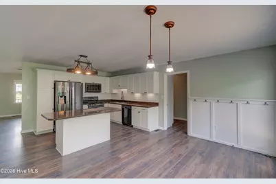 300 Crest Place, Jacksonville, NC 28540 - Photo 8
