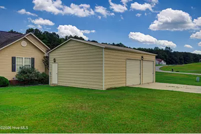 300 Crest Place, Jacksonville, NC 28540 - Photo 36