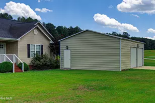 300 Crest Pl, Jacksonville, NC 28540 - Photo 2