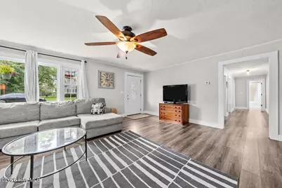 202 Walnut Avenue, Hamlet, NC 28345 - Photo 2