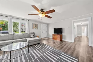 202 Walnut Ave, Hamlet, NC 28345 - Photo 2
