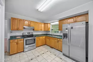 403 Oakwood Ave, Jacksonville, NC 28546 - Photo 14