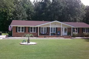 361 Country Club Rd, Whiteville, NC 28472 - Photo 2