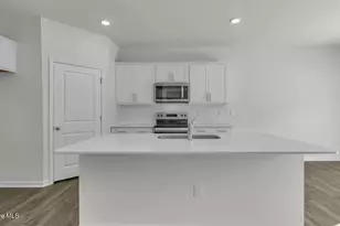 725 Lazy Elm Ln, Aberdeen, NC 28315 - Photo 8