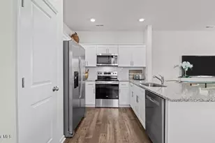 1040 Bayard Wootten Way, New Bern, NC 28562 - Photo 6