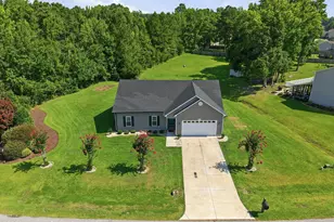 501 Park Meadows Dr, Newport, NC 28570 - Photo 4