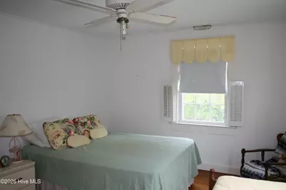 7 E Columbia Street E, Wrightsville Beach, NC 28480 - Photo 32
