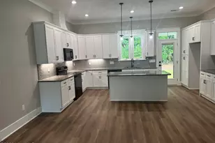 510 E Oliver St, Whiteville, NC 28472 - Photo 8