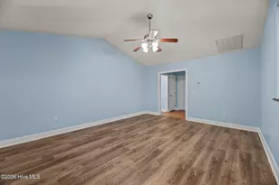300 Hawks Bluff Dr, New Bern, NC 28560 - Photo 10