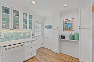 142 Marlin Dr, Holden Beach, NC 28462 - Photo 32