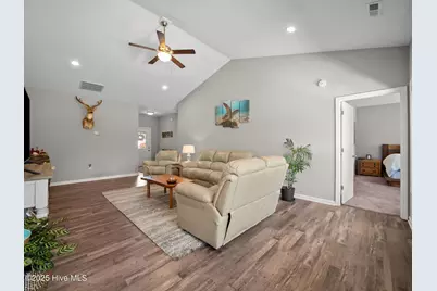 512 Hazelwood Drive, Holly Ridge, NC 28445 - Photo 4
