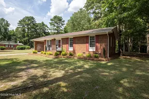 182 Crabapple Ln, Lake Waccamaw, NC 28450 - Photo 8