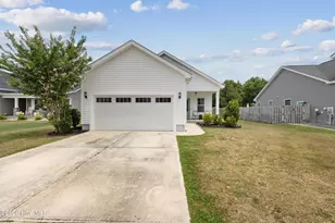 318 Long Pond Dr, Sneads Ferry, NC 28460 - Photo 1