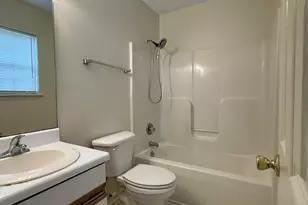 3200 Parkway Ct, Greenville, NC 27834 - Photo 8