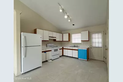 3200 Parkway Court #B, Greenville, NC 27834 - Photo 2
