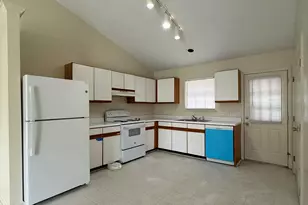 3200 Parkway Ct, Greenville, NC 27834 - Photo 2