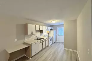 2209 Hurt Dr, Rocky Mount, NC 27804 - Photo 6