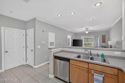 2801 Bloomfield Lane #Unit 201, Wilmington, NC 28412 - Photo 6