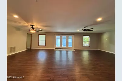805 Gardenview Drive, Jacksonville, NC 28540 - Photo 10