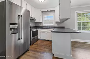 614 Wedgewood Rd, Whiteville, NC 28472 - Photo 8