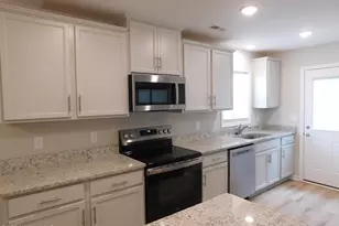 710 N B St, Bridgeton, NC 28519 - Photo 10