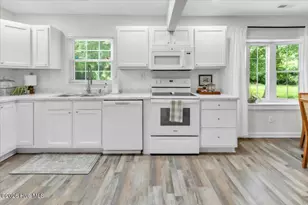 1502 N Hills Ct, New Bern, NC 28562 - Photo 12