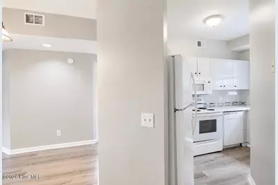 4230 Wilshire Boulevard #Apt 306d, Wilmington, NC 28403 - Photo 1