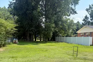 1427 Lincoln St, New Bern, NC 28560 - Photo 1