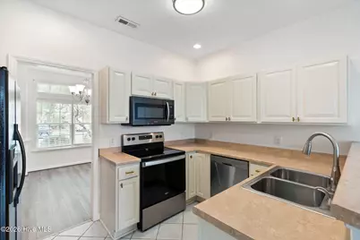 1009 Avenshire Circle, Wilmington, NC 28412 - Photo 10