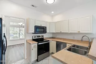 1009 Avenshire Cir, Wilmington, NC 28412 - Photo 10