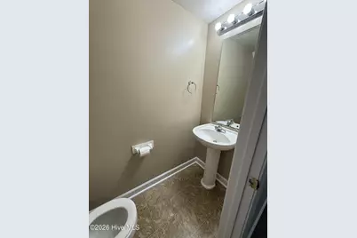 110 Ashwood Drive, Jacksonville, NC 28546 - Photo 6