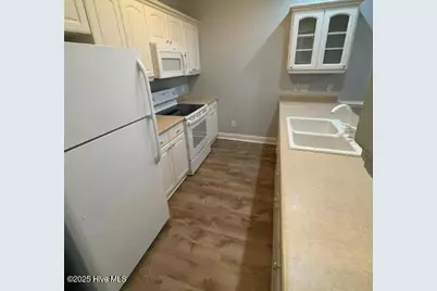 3021 Cheryl Court #B, Winterville, NC 28590 - Photo 4
