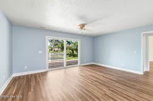1011 Pelican Dr, New Bern, NC 28560 - Photo 18