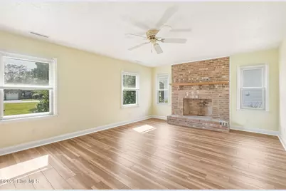 1011 Pelican Drive, New Bern, NC 28560 - Photo 8