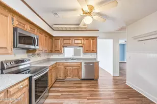 1011 Pelican Dr, New Bern, NC 28560 - Photo 30