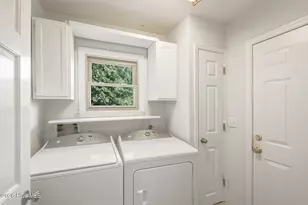 1011 Pelican Dr, New Bern, NC 28560 - Photo 32