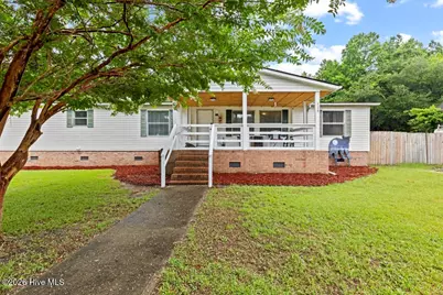 126 Elizabeth Drive E, Hubert, NC 28539 - Photo 2