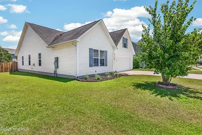 104 Ashcroft Drive, Jacksonville, NC 28546 - Photo 2