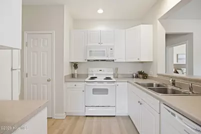 730 Indica Court #Apt 102, Wilmington, NC 28405 - Photo 12