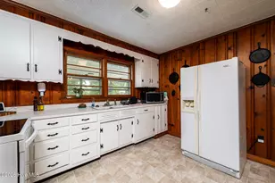 108 South St, Bayboro, NC 28515 - Photo 8
