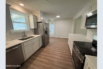 208 Regalwood Drive, Jacksonville, NC 28546 - Photo 6