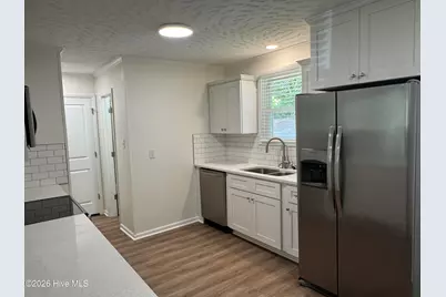208 Regalwood Drive, Jacksonville, NC 28546 - Photo 4